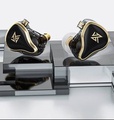 KZ ZAS 入耳式耳機 混合式 10mm 動圈 + 7 動鐵 單元 黑色/白色