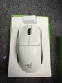 Razer Viper V3 Pro 無線電競滑鼠 黑色/白色 54g 對稱設計 8個可編程按鍵 第2代 Focus Pro 35K 光學感測器