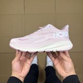 HOKA ONE ONE Clifton 9 路跑鞋 輕量透氣緹花針織網布 黑/藏青 甜瓜橘/白
