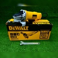 เครื่องเจียร์ไฟฟ้า DeWalt DWE8200PL 4นิ้ว 850W สวิตช์เซฟตี้