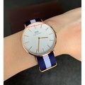Daniel Wellington Classic Glasgow 26mm Jam Tangan Wanita - Kaca Mineral, Tali Nilon Dua Nada, Tahan Air 30m