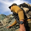 Garmin Melancarkan Instinct Crossover AMOLED: Jam Pintar Hibrid Menggabungkan Jarum Analog dengan Paparan Terang