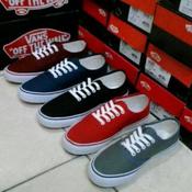 Sepatu vans off online the wall kw