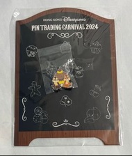 迪士尼徽章 Disney Pin 香港迪士尼 Hong Kong Disneyland 徽章交換嘉年華2023 Pin Trading Carnival 2024 - Chip & Dale with