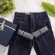 Denim selvedge fading Black Indigo