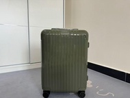 Rimowa Essential 經典行李箱