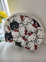 日本品牌NYA x Hello Kitty  聯成化妝包（全新未使用）