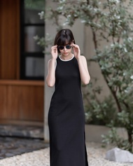 SLAY. - Ella Long Haltered Dress เดรสยาวผ้าคอตตอนผ่าข้าง (ผ้าเก็บทรงไม่บาง) *White size S หมด