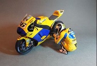 MINICHAMPS 1:12 Valention Rossi Figurine (Edition #20/7046pcs) + Yamaha YZR-1 (Dirty Version Limited