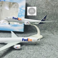Boeing B777-200F Model Airplane FEDEX Global Transport Company 1:400 Scale With Wheels + Display Sta
