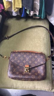 LV Monogram Pochette Métis 手袋