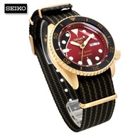 Velashop นาฬิกาข้อมือผู้ชายไซโก้ Seiko 5 Sport X Brian May Limited Edition สายผ้า NATO สีดำทอสลับด้วยด้ายสีทอง รุ่น SRPH80K, SRPH80K1