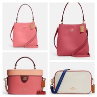 Coach handbag,  bag, 手袋，斜揹袋，crossbody,  水桶袋，bucket bag, pink, 粉紅色，白色，盒仔袋，double zip, 雙拉鍊，相機袋， camera bag, jes，現貨