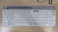 Logitech K580 鍵盤