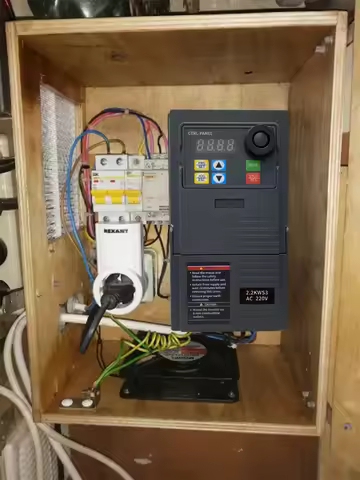 220V/380V VFD 0.75/1.5/2.2/3KW 1/2/3/4HP Variable Frequency Drive Converter Inverter Motor Speed Con