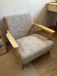 淺灰色單坐位木製布藝梳化 款式優雅  Light gray single-seat wooden fabric sofa