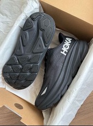 HOKA ONE ONE Clifton 9 跑步鞋 男款 黑色