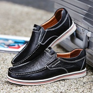 Men Leather Boat Shoes Casual Flats Moccasins Homme Driving Loafers Shoes Slip on Breathable Moccasins Hand Sewing Men Shoes