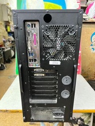 i7-4770  8 GB RAM 1T B硬盤  有顯示卡