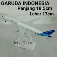 20cm GARUDA INDONESIA BOEING Aircraft 777 B747 B787 A380 B777 MINIATURE DIECAST METAL CHILDREN'S GIF