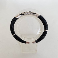 象牙尾毛手鐲，黑色戒身，925 純銀鏤空雕花，均碼，可調整尺寸，男女皆宜。