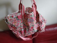 蝕賣450元即賣 -購自英國 - 全新正版英國名牌 Cath Kidston London FHol Bag small painted bloom 旅行袋旅行手提袋。有活動揹帶。有細收納袋，也可作萬
