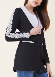 Carisa เสื้อสูทคอปก แขนยาว ที่แขนแต่งด้วยลูกไม้ลายสวย [9263]