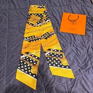 Hermès 波爾卡圓點 Maxi Twilly 巨型twilly Clic Clac à Pois en Soie Silk絲巾