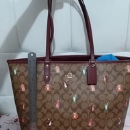 Preloved Tote Coach signature interactive party animal