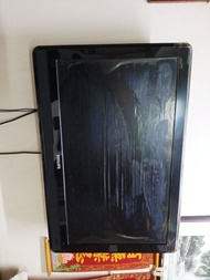 Phillips 38“吋飛利浦電視機連架（自提）, 只適合收買佬，螢幕不是花，是自帶貼紙，  需自購機頂盒