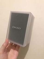 完整 DKNY 透明磨砂錶盒watches box, gift box