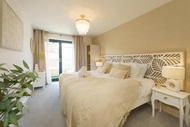 Euphorbia - 1 Bedroom Luxury Apartment by Mint Stays