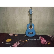 Electric ukulele, bonus cable, Ama pick ukulele