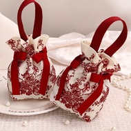High-quality wedding gift bag with luxurious design for the bride and groom
