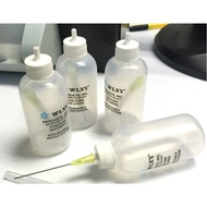 Small tip solution spray bottle