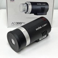 現貨Godox AD300 Pro 閃燈 95%新 黑色【可用舊機折抵購買】RC7843-6  *