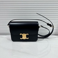 CELINE TEEN TRIOMPHE亮澤牛皮革手袋