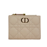 【Dior 迪奧】Caro Dahlia 小牛皮籐格紋內拼色釦式二折短夾(粉色)/ 平行輸入