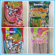 ◆ § ▤ sour belt sunrise karate belt chewy candy cola , jungle string , rainbow color , strawbery fl