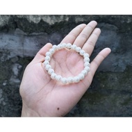 G213 8MM WHITE PEARL BRACELET