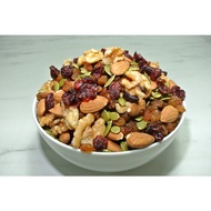 Natural Mix Nuts Healthy Trail Mix 5 (Almond, Walnut, Pumpkin Seed, Raisin, Cranberries)