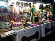 寵物+用品+玩具+衣服+三台攤車頂讓(韓國飾品日本流行服飾二手雜貨)~有興趣可詳談喔!