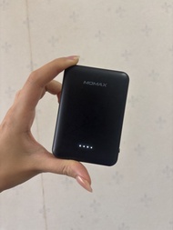 MOMAX 流動充電器