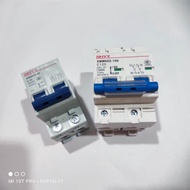 Local Stock 63A 80A 100A 125A 2P 4P PV DC MCB Solar Panel Direct Current Circuit Breaker