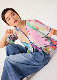 V-neck Boxy Peplum Top in Vivid Blooms