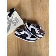 SB DUNK TIGHTBOOTH !