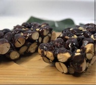 很出名！北港古早味手作黑金剛花生糖，香酥脆，就連日本人🇯🇵，也讚不絕口