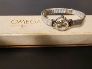 極罕新淨 Omega 女裝 18K 白金手動上鏈兩針錶；錶直徑14mm；連原裝錶盒及原裝錶扣