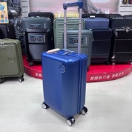 AT美國旅行者 GEMINA PRO行李箱UA4系列 極輕PC材質，堅韌耐衝擊20吋登機箱USB插槽設計 密斯塔藍$7500