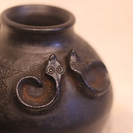 排灣族傳統燻燒中公母壺